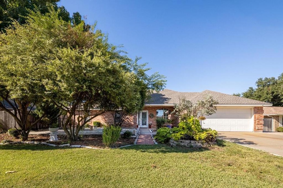 5614 Hondo Dr, Granbury, TX 76049 - photo 1