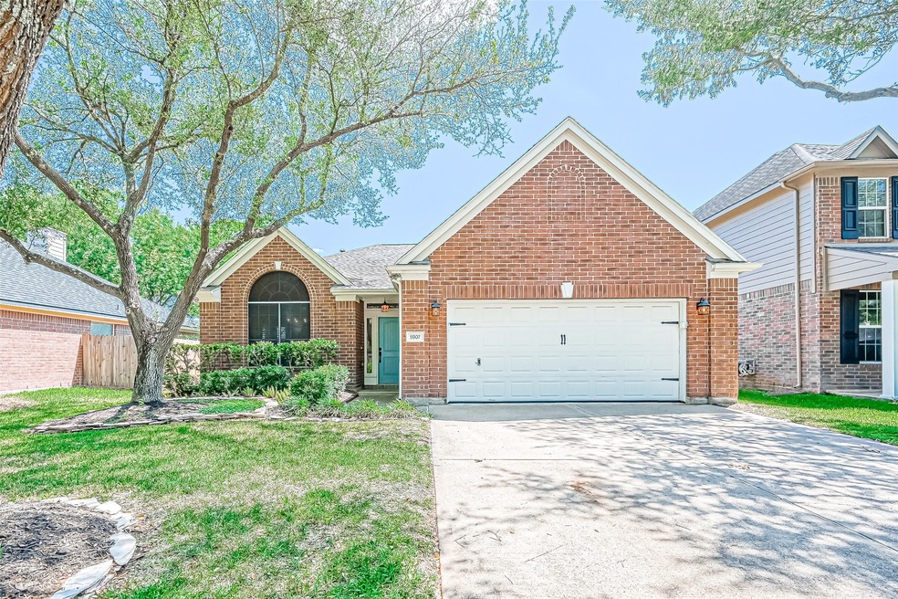 5907 Brigstone Park Dr, Katy, TX 77450 - photo 1