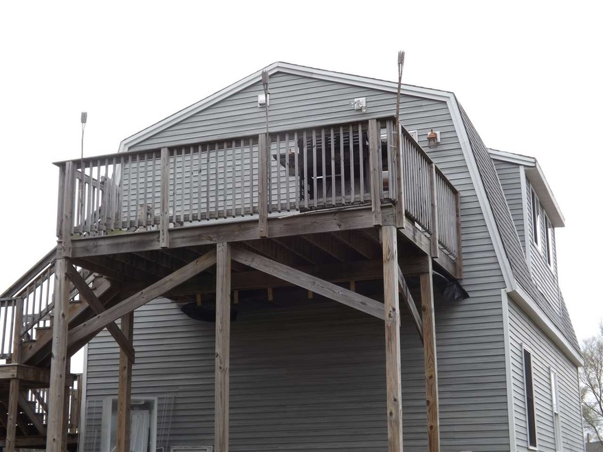 286 S Main St, Seabrook, NH 03874 - photo 1