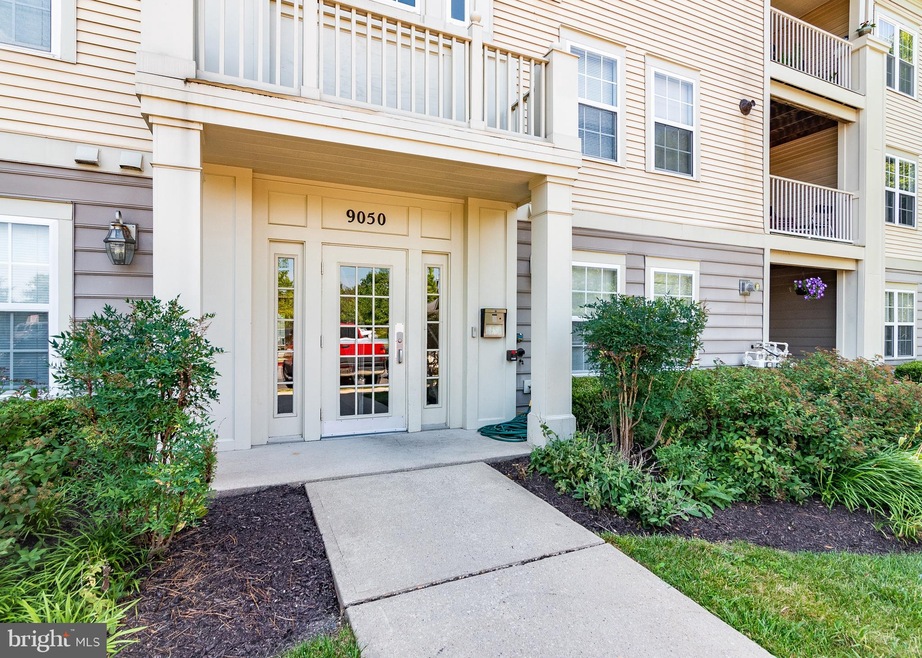 9050 Gracious End Ct unit 303, Columbia, MD 21046 - photo 1