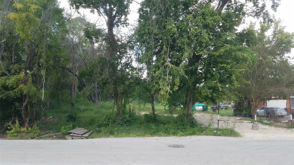 2710 Paul Quinn St, Houston, TX 77091 - photo 1