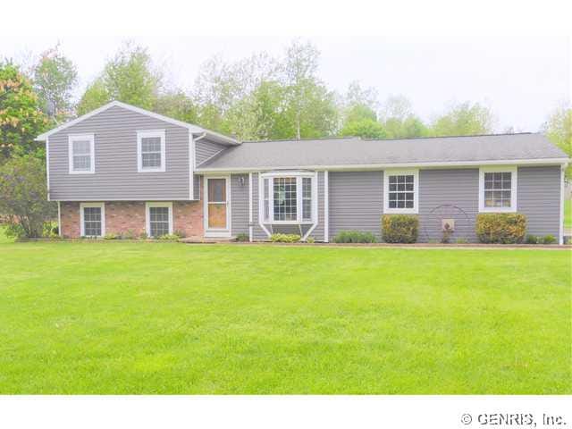 Exterior Front. Welcome to 4371 Birchwood Lane! Am