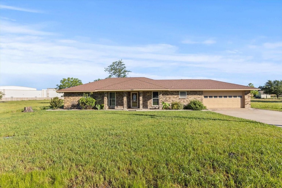 443 Wolf Run Ct, Lavon, TX 75166 - photo 1