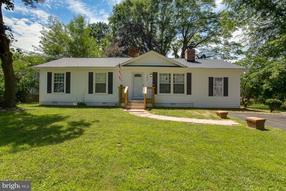145 W Potomac Dr, Colonial Beach, VA 22443 - photo 1