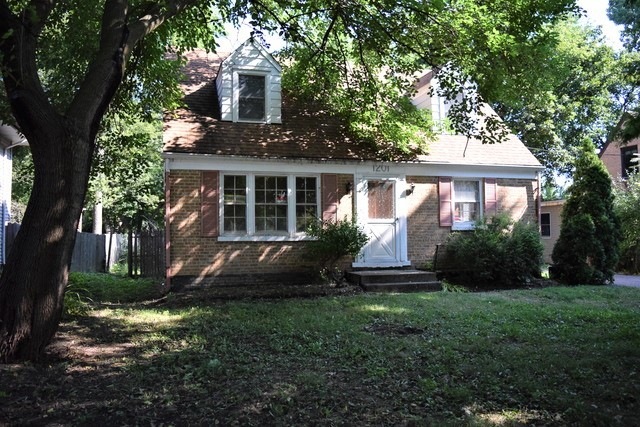 1201 Manchester Rd, Wheaton, IL 60187 - photo 1