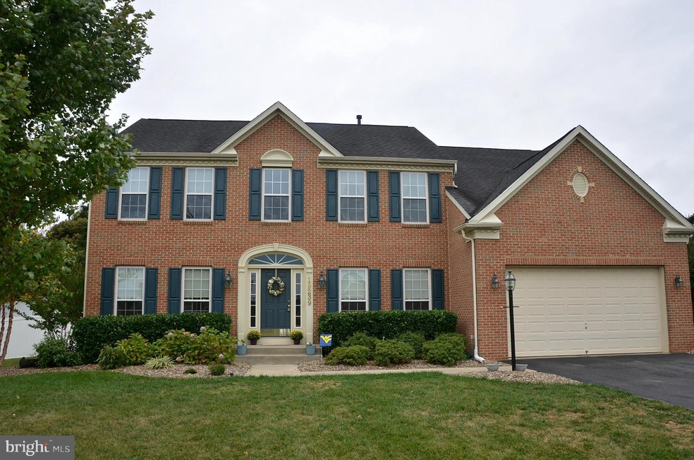 19239 Sharon Dr, Hagerstown, MD 21742 - photo 1