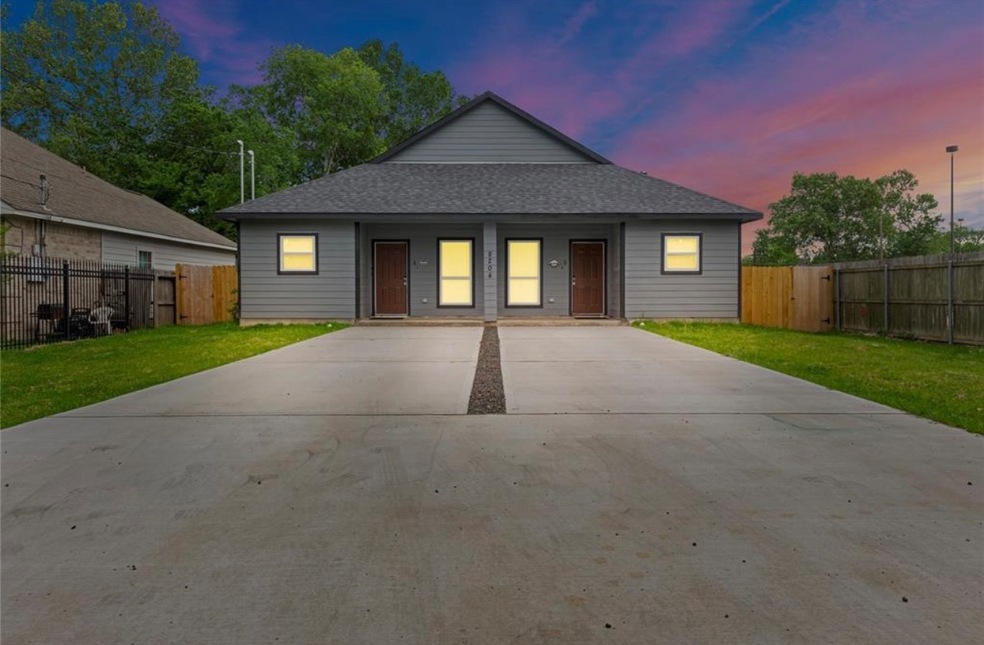 8204 Moon Beam St unit A, Houston, TX 77088 - photo 1