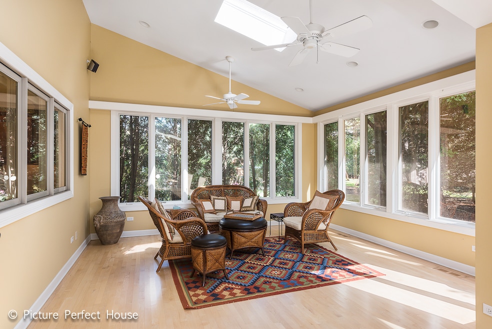 2308 Comstock Ln, Naperville, IL 60564 - photo 1