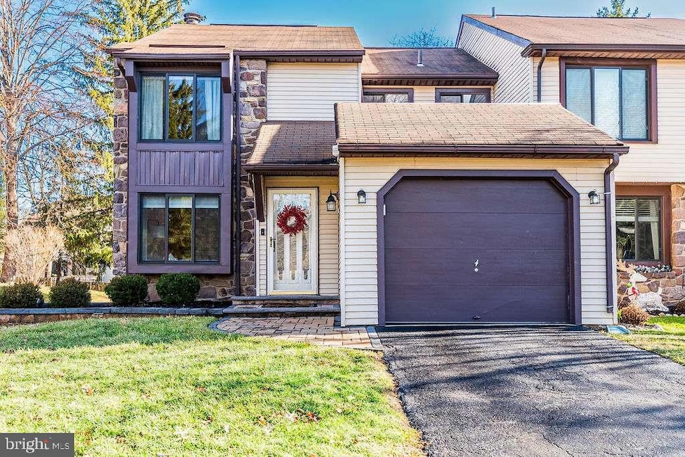 135 Windham Ct, Newtown, PA 18940 - photo 1