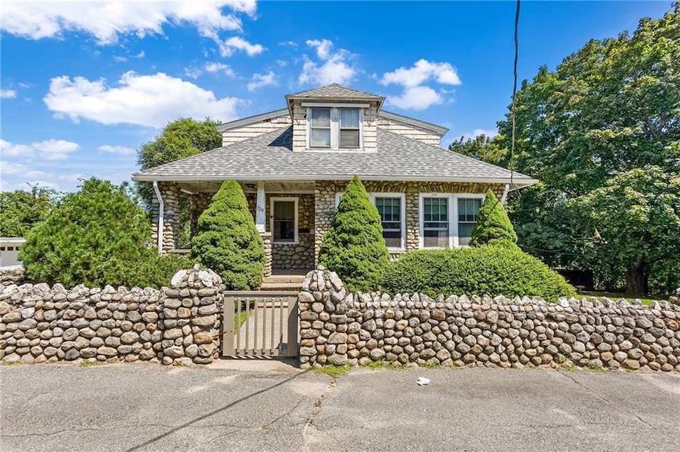 129 Church St, Manville, RI 02838