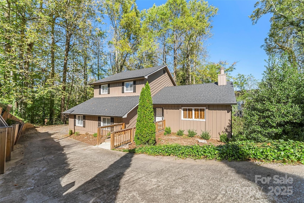 212 Riverside Dr, Morganton, NC 28655 - photo 1