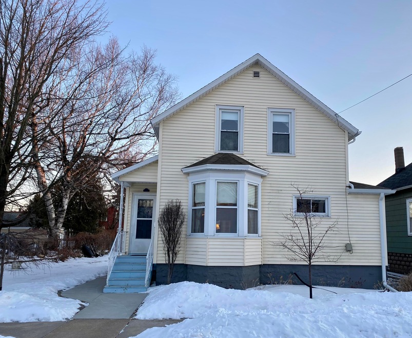 605 13th Ave, Menominee, MI 49858 - photo 1