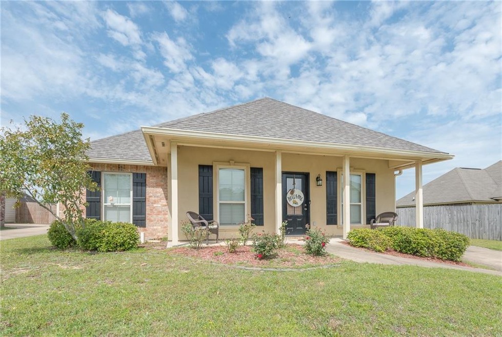 341 Shadow Creek Ave, Pineville, LA 71360 - photo 1