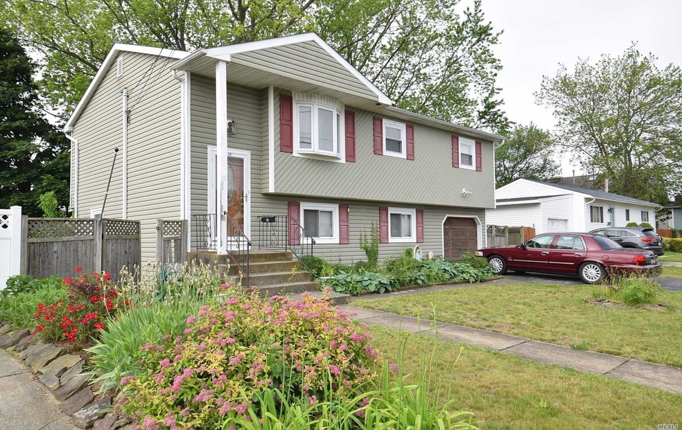 964 Peconic Ave, West Babylon, NY 11704 - photo 1