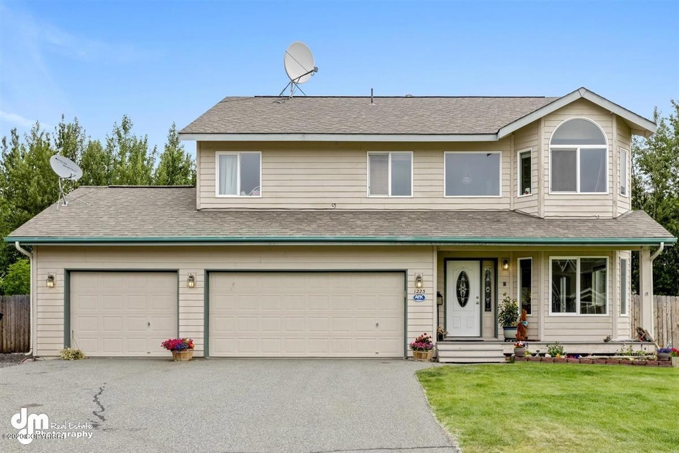 25-Exterior Front-ELKO2561