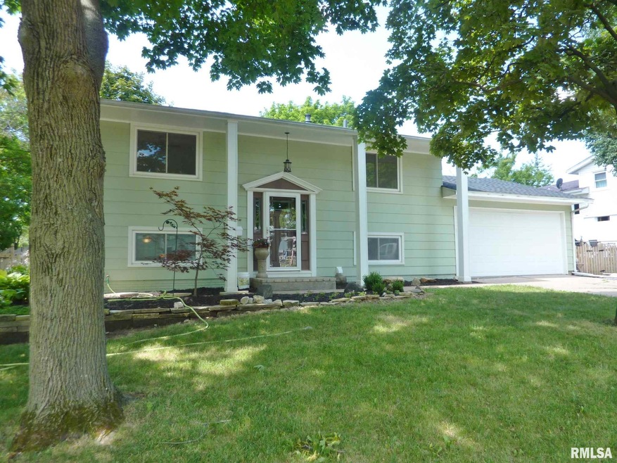 131 Westerfield Rd, Davenport, IA 52806 - photo 1