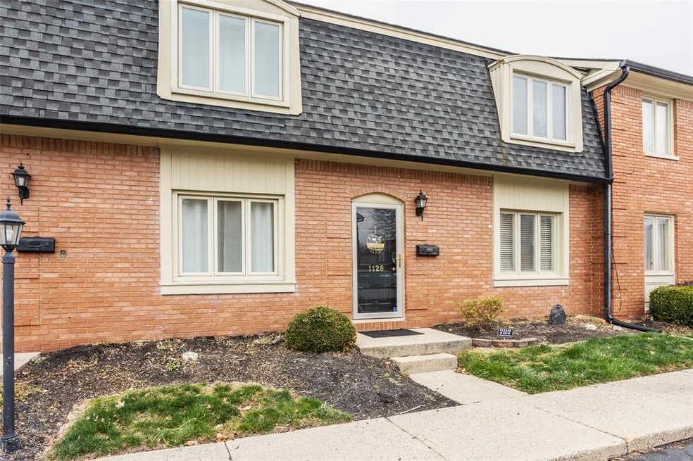 1128 Canterbury Square N, Indianapolis, IN 46260 - photo 1