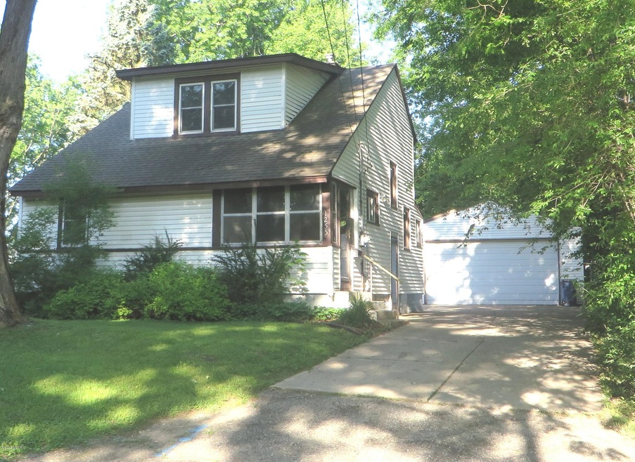 1255 Lewison Ave NE, Grand Rapids, MI 49505 - photo 1