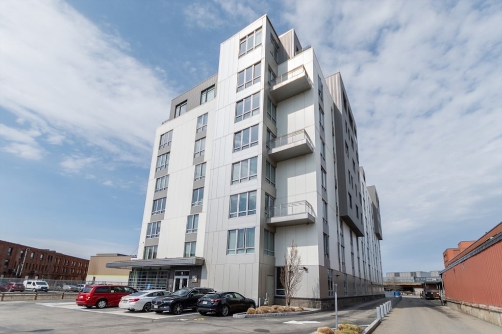 Metro9 unit PH4, Somerville, MA 02143 - photo 1