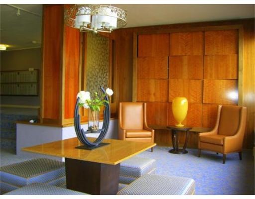 Hammond Park Condominiums unit 402, Chestnut Hill, MA 02467 - photo 1