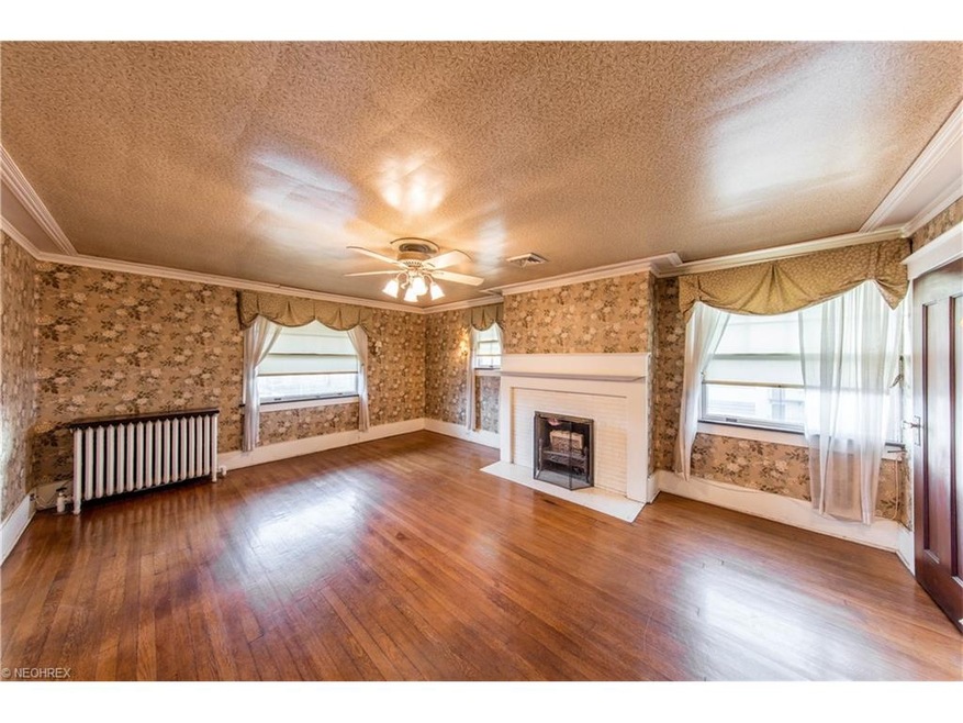 Second master bedroom with fireplace and walk in c