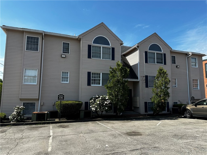 95 Park Place unit 202, Pawtucket, RI 02860 - photo 1