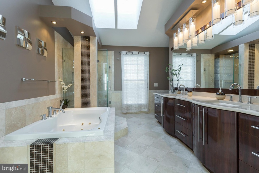 7001 Green Spring Ln, Alexandria, VA 22306 - photo 1