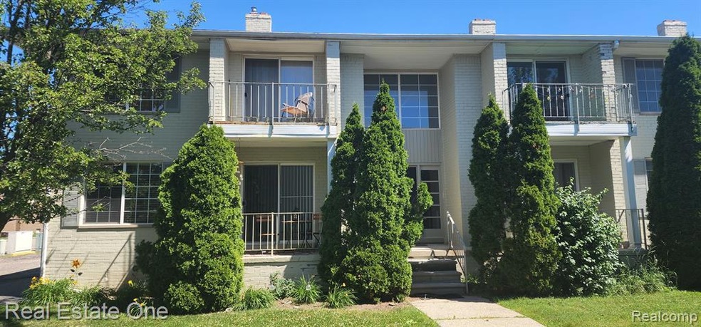 1975 Axtell Dr unit C-16 (Unit 4), Troy, MI 48084 - photo 1