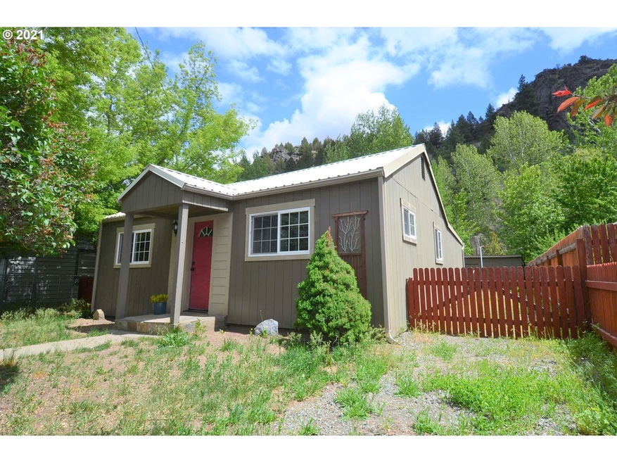 339 S Humbolt St, Canyon City, OR 97820 - photo 1