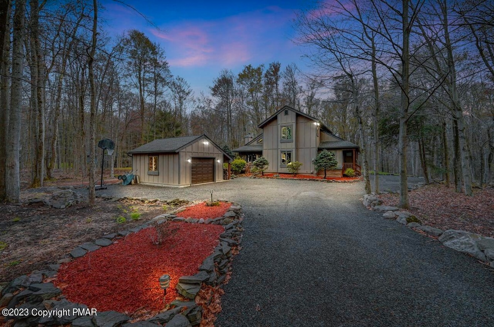 169 Crocketts Crescent 01 Dusk Large