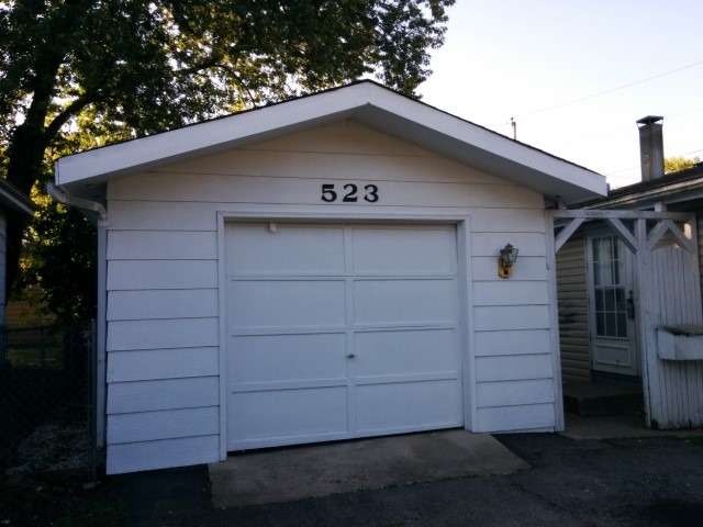 523 Apache Ave, Carpentersville, IL 60110 - photo 1