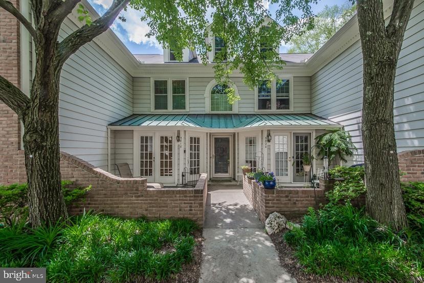 5820 Linden Square Ct, Rockville, MD 20852 - photo 1