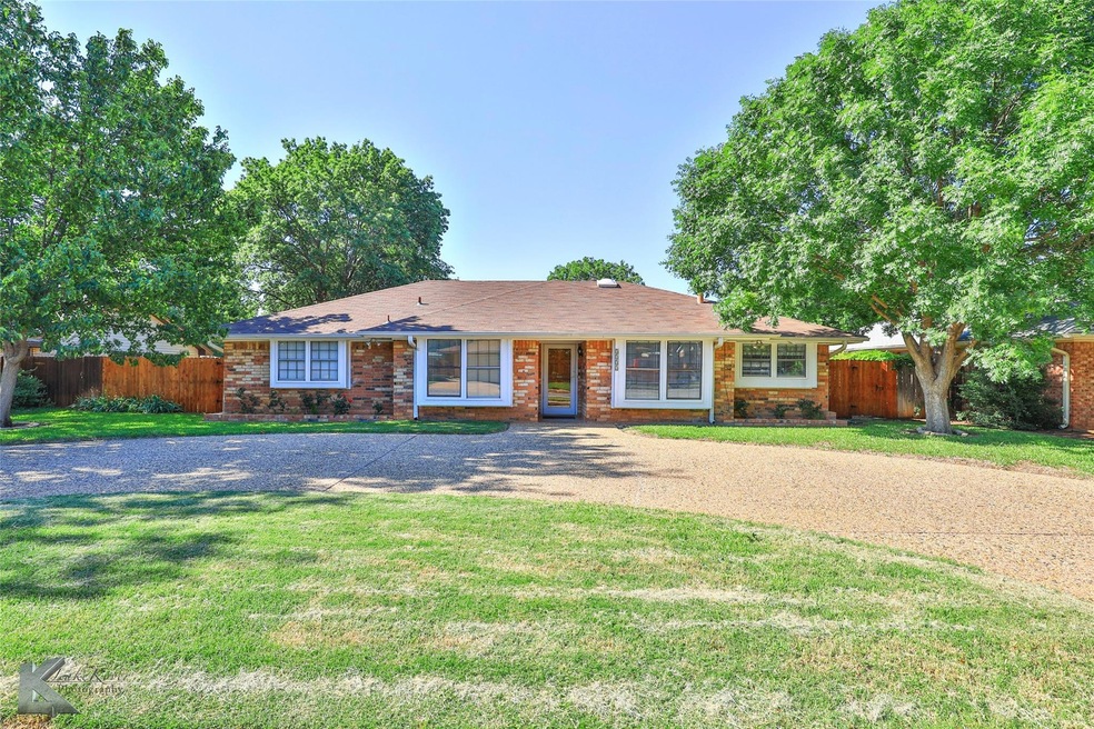 3232 Heritage Ln, Abilene, TX 79606 - photo 1