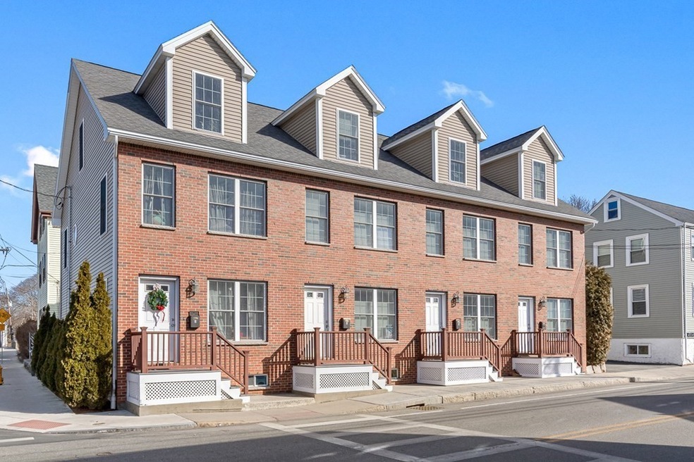 21 Maplewood Ave Unit C, Gloucester, MA 01930