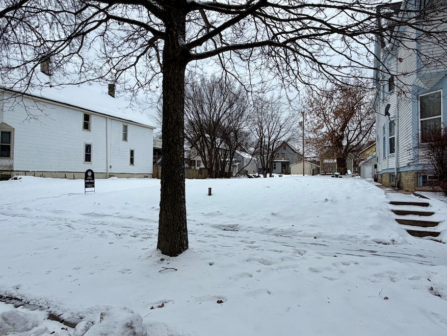 2127 N 1st St, Milwaukee, WI 53212 - photo 1