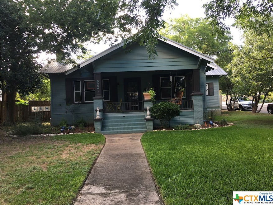 902 W Hopkins St, San Marcos, TX 78666 - photo 1