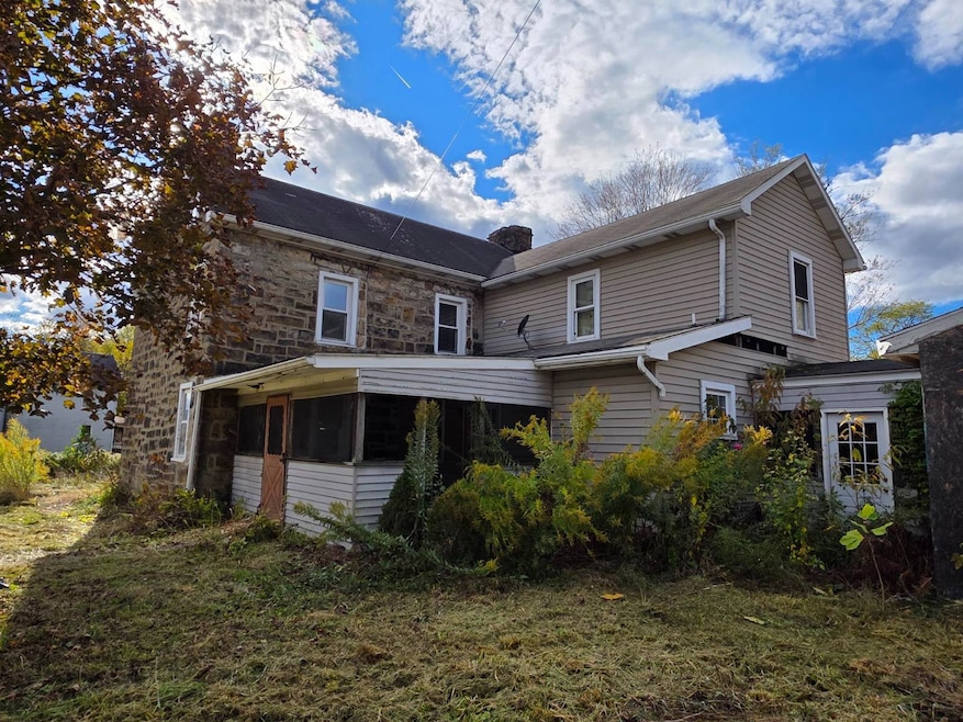 1330 5th St, Seward, PA 15954 - photo 1