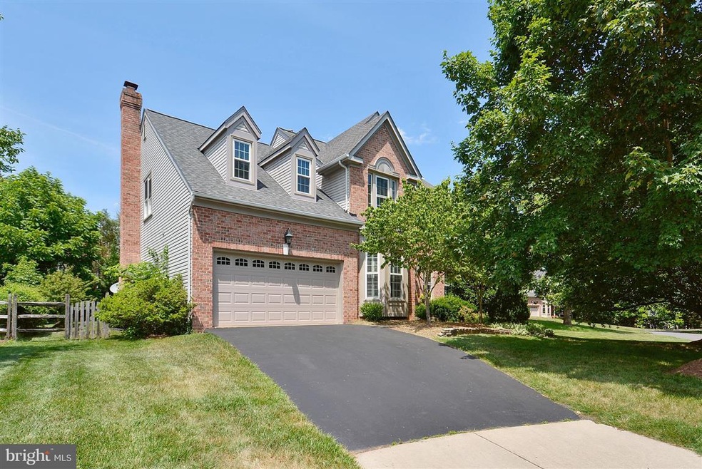 15412 Cedarhurst Ct, Centreville, VA 20120 - photo 1