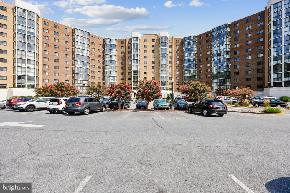 Greens of Leisure World unit 4-812, Silver Spring, MD 20906 - photo 1