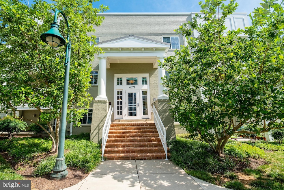 4071 S Four Mile Run Dr unit 301, Arlington, VA 22204 - photo 1