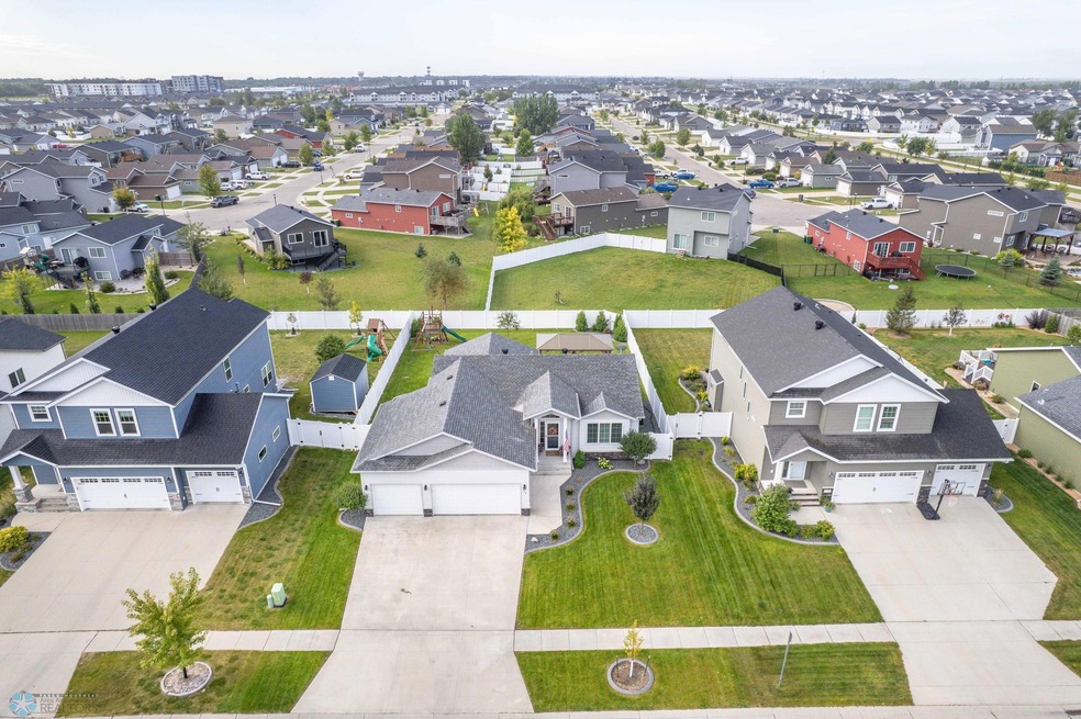 713 23rd Ave W, West Fargo, ND 58078 - photo 1