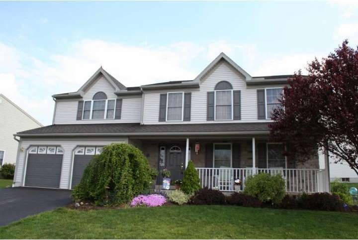 3327 Pequot Dr, Reading, PA 19608 - photo 1