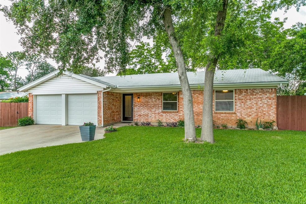 1917 Knoxville Dr, Bedford, TX 76022 - photo 1