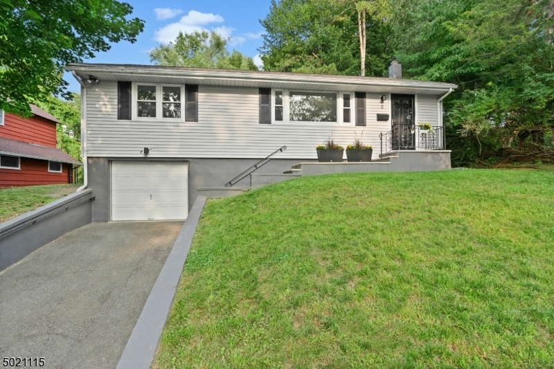 5 Arrowhead Trail, Sparta, NJ 07871 - photo 1