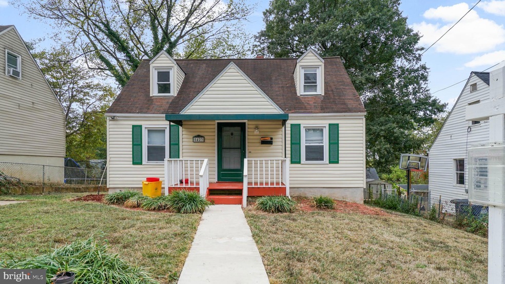 5423 Taussig Rd, Bladensburg, MD 20710 - photo 1