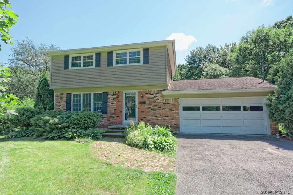 121 Horstman Dr, Schenectady, NY 12302 - photo 1