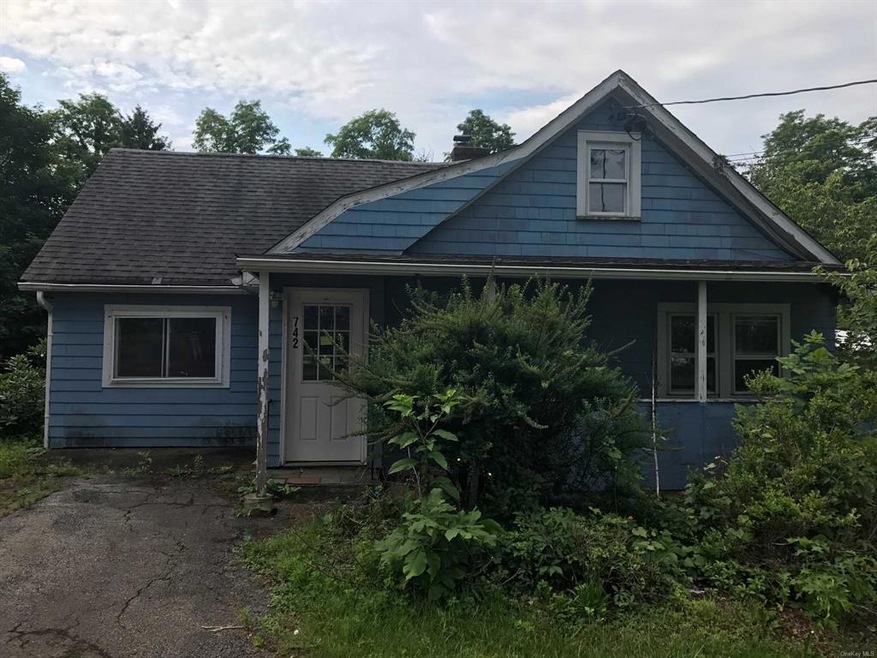 742 Dutchess Turnpike, Poughkeepsie, NY 12603 - photo 1