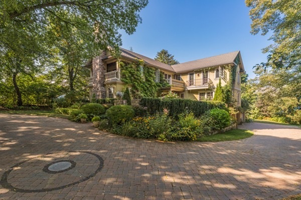 314 Ocean Ave, Marblehead, MA 01945 - photo 1