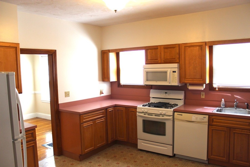 43 Oakridge St unit 1, Mattapan, MA 02126 - photo 1