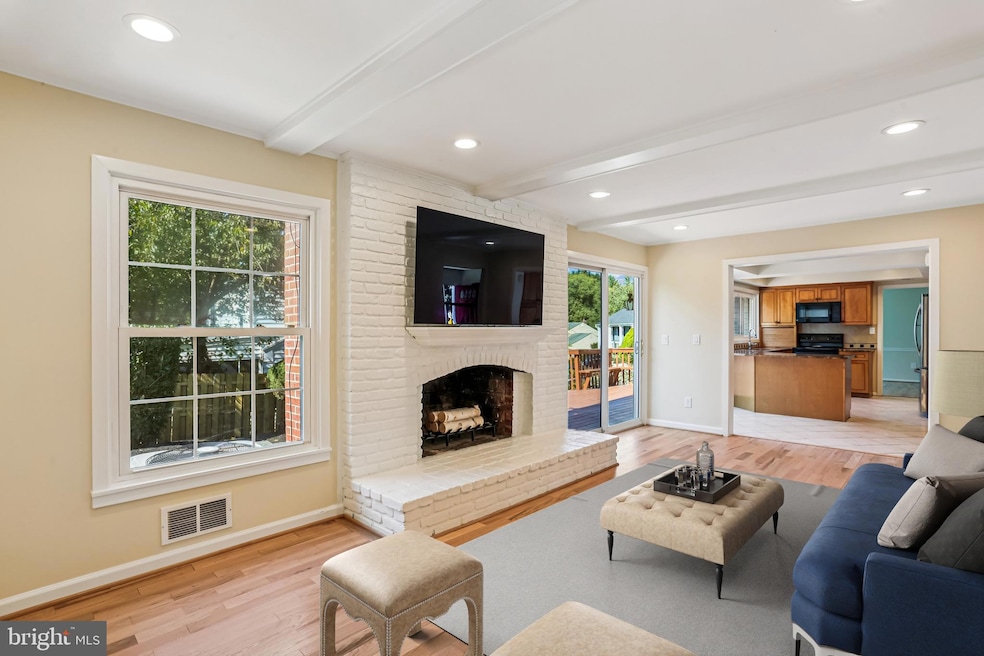 9017 Falls Chapel Way, Potomac, MD 20854 - photo 1